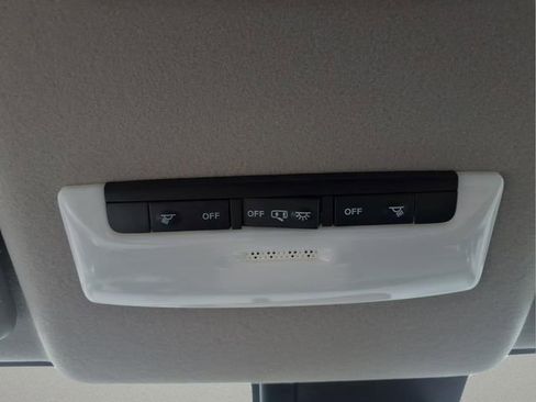 Certified 2025 Nissan Versa SR w/ Trunk Package FWD image 24