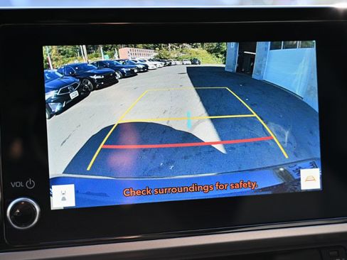 Used 2025 Toyota Camry SE image 22