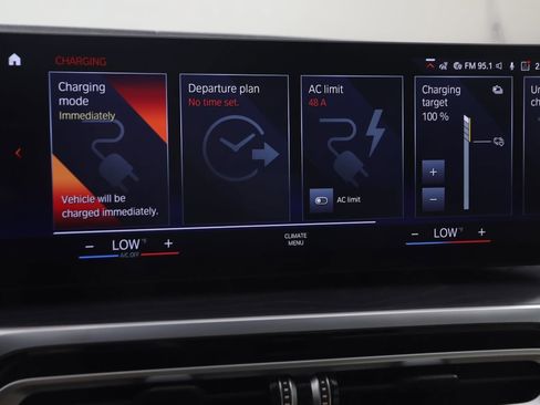 Used 2022 BMW i4 eDrive40 w/ M Sport Package image 39