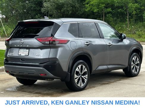 Certified 2023 Nissan Rogue SV FWD image 3