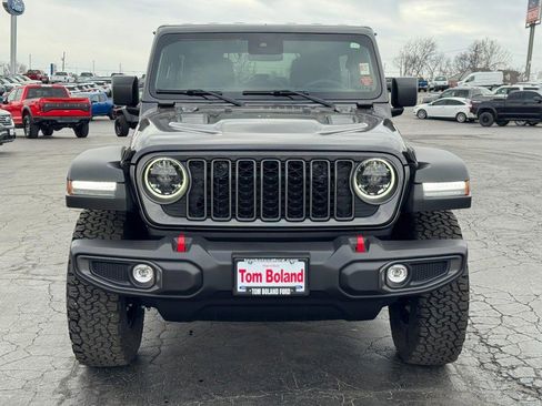 Used 2024 Jeep Wrangler Unlimited Rubicon w/ Convenience Group image 9