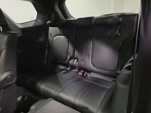 Used 2025 Honda Pilot TrailSport image 26