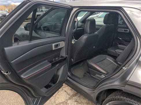 Certified 2022 Ford Explorer ST-Line image 12