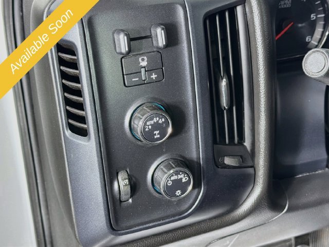 Used 2018 Chevrolet Silverado 1500 Custom w/ Custom Convenience Package AWD/4WD image 10