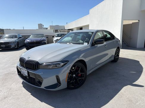 Used 2026 BMW 330i Sedan w/ M Sport Package RWD image 4