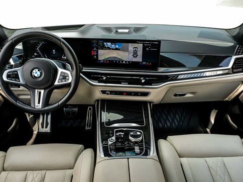 Used 2025 BMW X7 M60i AWD/4WD image 16