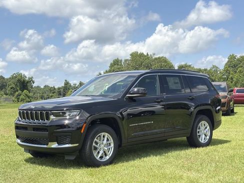 New 2026 Jeep Grand Cherokee L Laredo w/ Trailer Tow Package RWD image 15