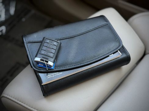 Used 2013 Cadillac XTS Premium image 45