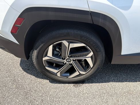 Certified 2022 Hyundai Tucson Limited AWD/4WD image 18