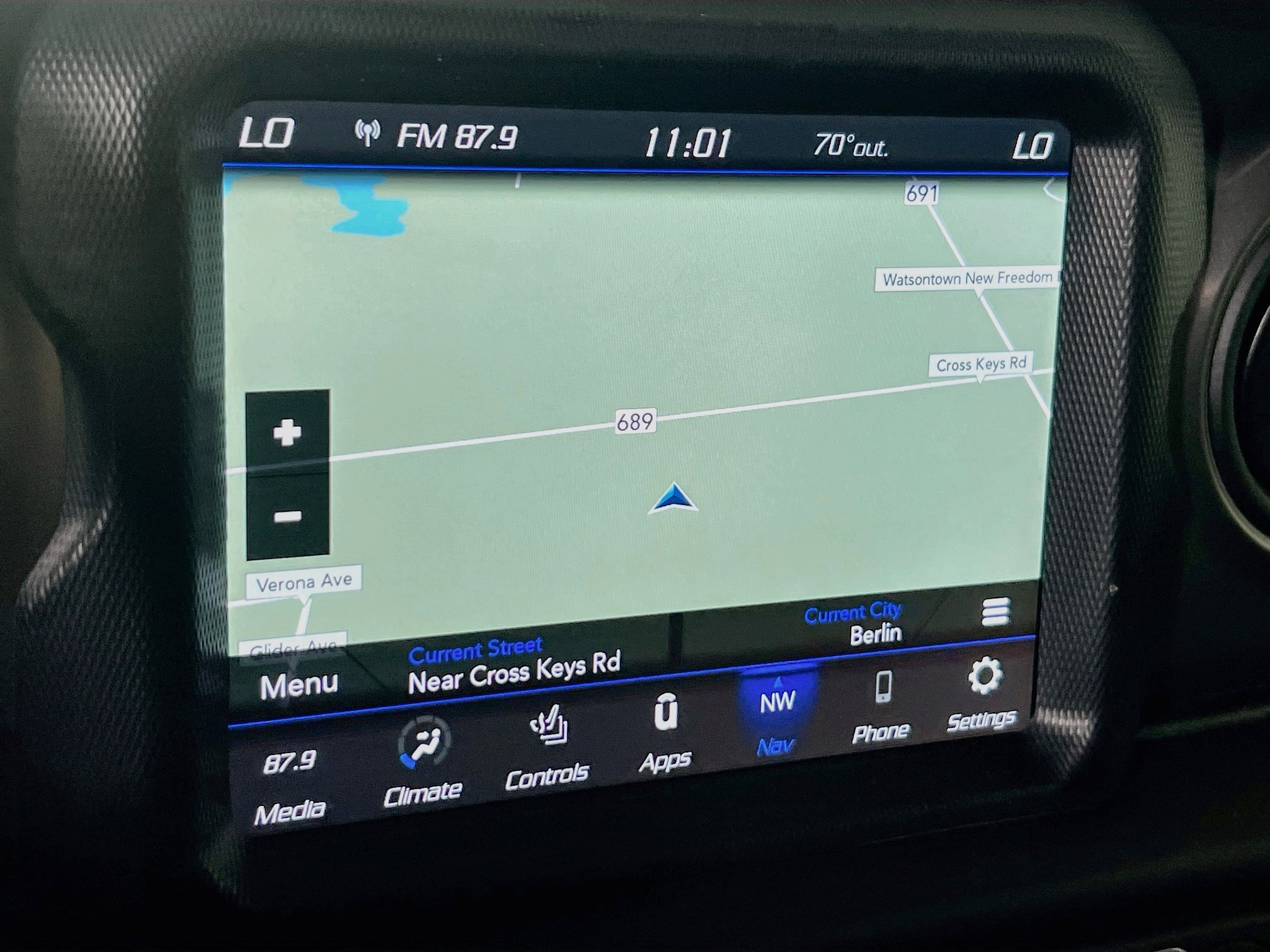Used 2023 Jeep Gladiator Sport AWD/4WD image 13
