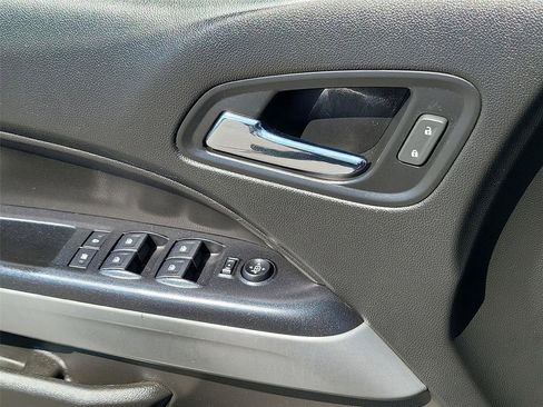 Certified 2019 Chevrolet Colorado LT RWD image 14