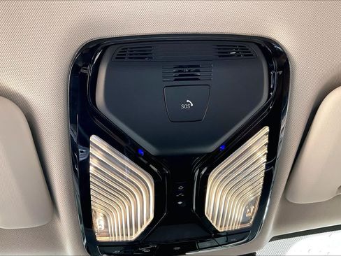 Used 2024 BMW X7 xDrive40i AWD/4WD image 32