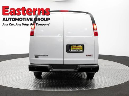Used 2022 GMC Savana 2500 RWD image 6