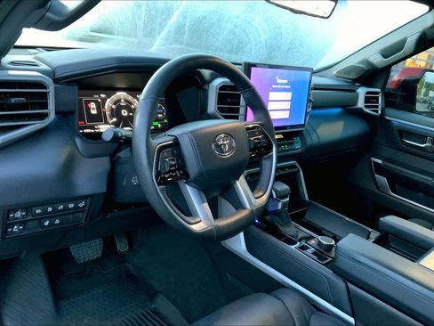 Used 2022 Toyota Tundra Platinum w/ Advanced Package image 17