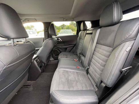 Used 2022 Mitsubishi Outlander SE AWD/4WD image 13