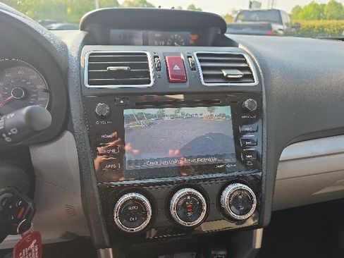 Used 2016 Subaru Forester 2.5i Limited AWD/4WD image 13