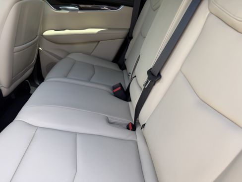 Used 2019 Cadillac XT5 Premium Luxury FWD image 17