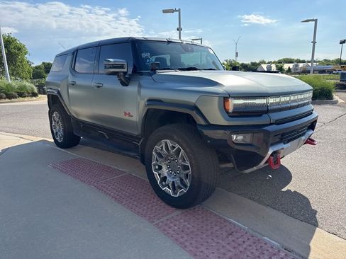 Used 2024 GMC Hummer EV 3X w/ LPO, Illumination Package AWD/4WD image 3