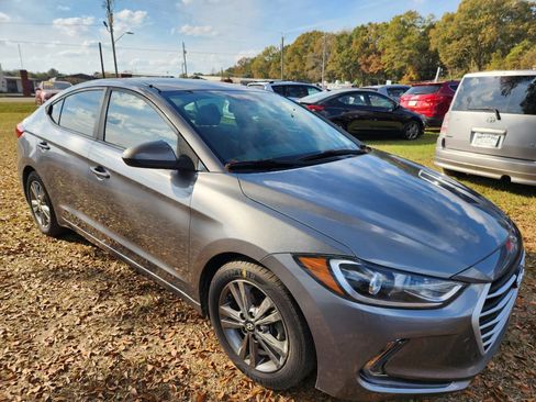 Used 2017 Hyundai Elantra SE w/ SE A/T Tech Package 03 image 2