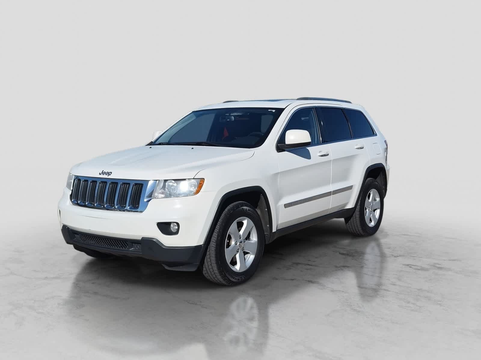 Used 2012 Jeep Grand Cherokee Laredo AWD/4WD image 4