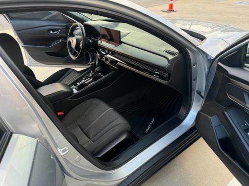 Used 2024 Honda Accord Sport image 11