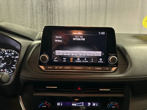 Used 2024 Nissan Rogue SV image 15