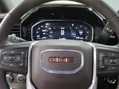 Used 2025 GMC Sierra 2500 SLT w/ SLT Convenience Package AWD/4WD image 13