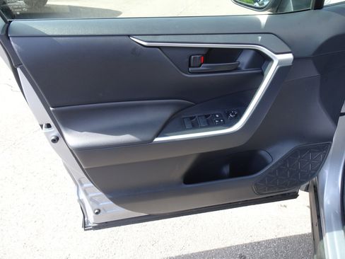 Used 2023 Toyota RAV4 LE image 8