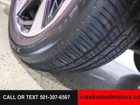 Used 2024 Subaru Crosstrek 2.5i Limited AWD/4WD image 23