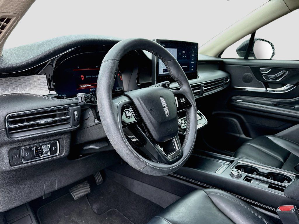 Used 2023 Lincoln Corsair FWD image 10
