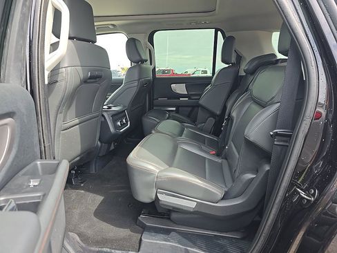Used 2025 Ford Expedition Max Active AWD/4WD image 7