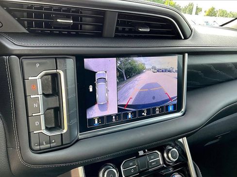 Used 2021 GMC Yukon Denali w/ Denali Ultimate Package image 27