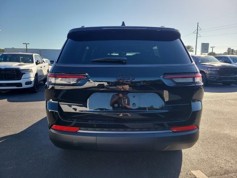 New 2026 Jeep Grand Cherokee L 2WD image 7