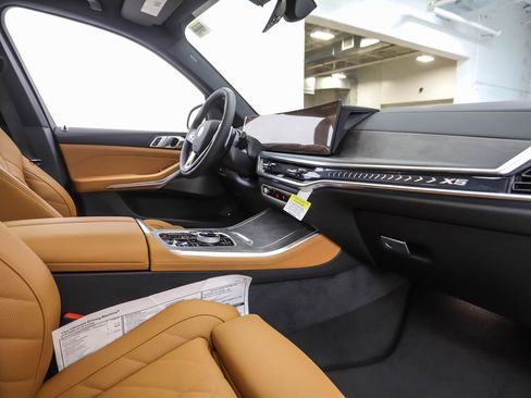 Used 2026 BMW X5 xDrive50e w/ Executive Package image 28