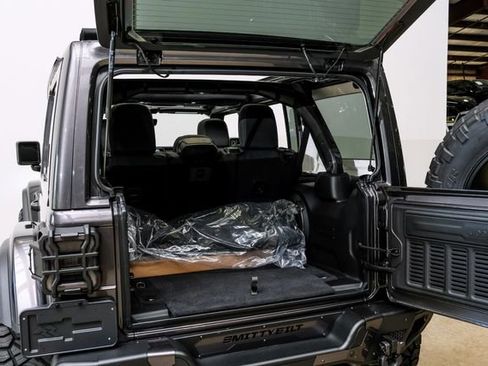 Used 2025 Jeep Wrangler Unlimited Rubicon 392 image 98