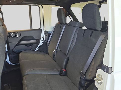 Used 2024 Jeep Wrangler Unlimited Sahara AWD/4WD image 19