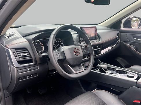 Used 2025 Nissan Rogue SV w/ Rock Creek Premium Package AWD/4WD image 18