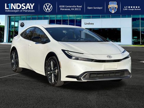 Used 2024 Toyota Prius XLE image 1