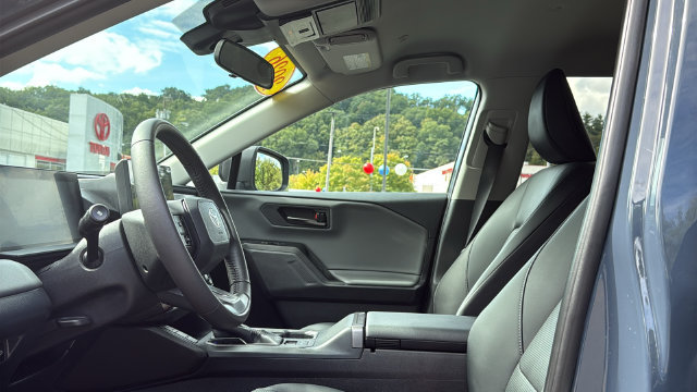 Used 2026 Toyota RAV4 XLE Premium AWD/4WD image 10