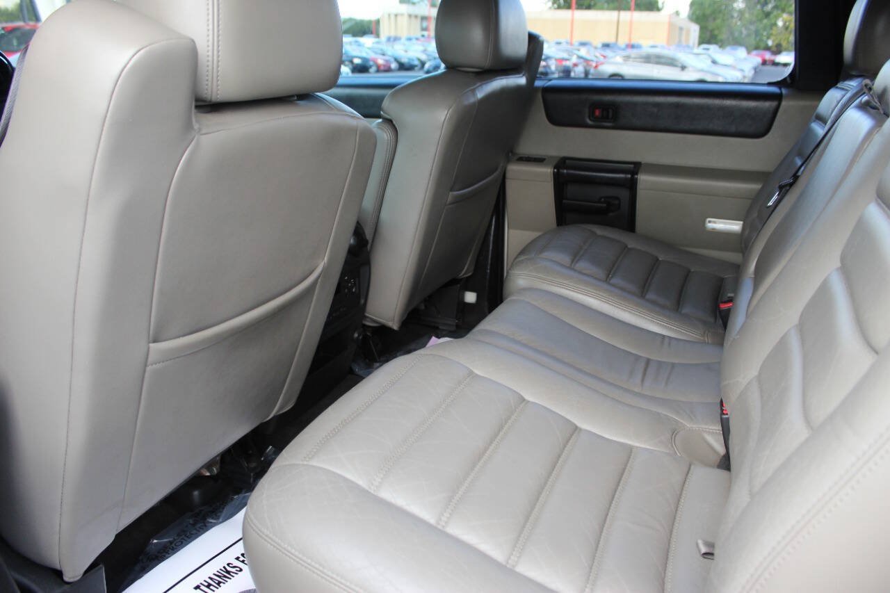 Used 2005 HUMMER H2 w/ Preferred Equipment Group AWD/4WD image 14