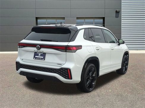 New 2026 Volkswagen Tiguan SE R-Line image 7