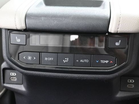 Certified 2024 Toyota Grand Highlander AWD image 35
