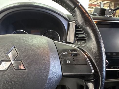 Used 2020 Mitsubishi Outlander SEL image 13
