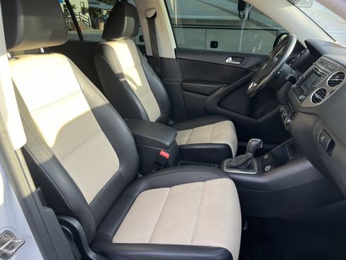 Used 2016 Volkswagen Tiguan S image 22