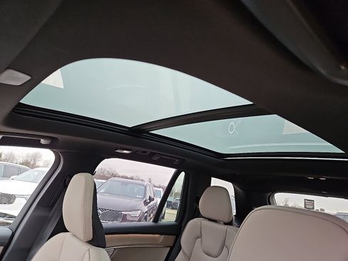 New 2026 Volvo XC90 B6 Plus w/ Protection Package Premier AWD/4WD image 12