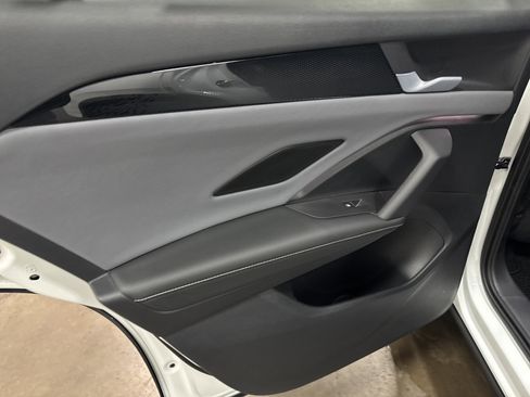 New 2026 Volkswagen Tiguan SE R-Line image 32