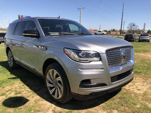 Used 2023 Lincoln Navigator Reserve AWD/4WD image 7