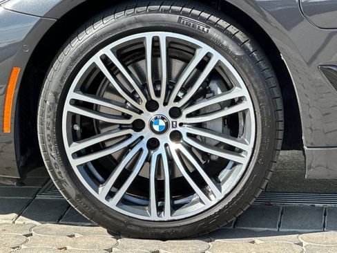 Used 2019 BMW 530e w/ M Sport Package image 31