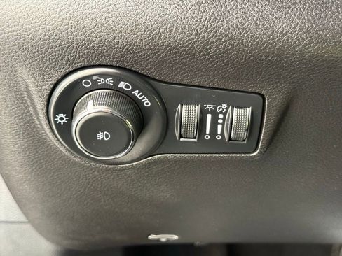 Used 2023 Jeep Compass Limited AWD/4WD image 33