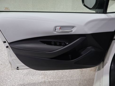 Used 2019 Toyota Corolla SE FWD image 12